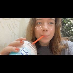 Meet your Posher, Ella